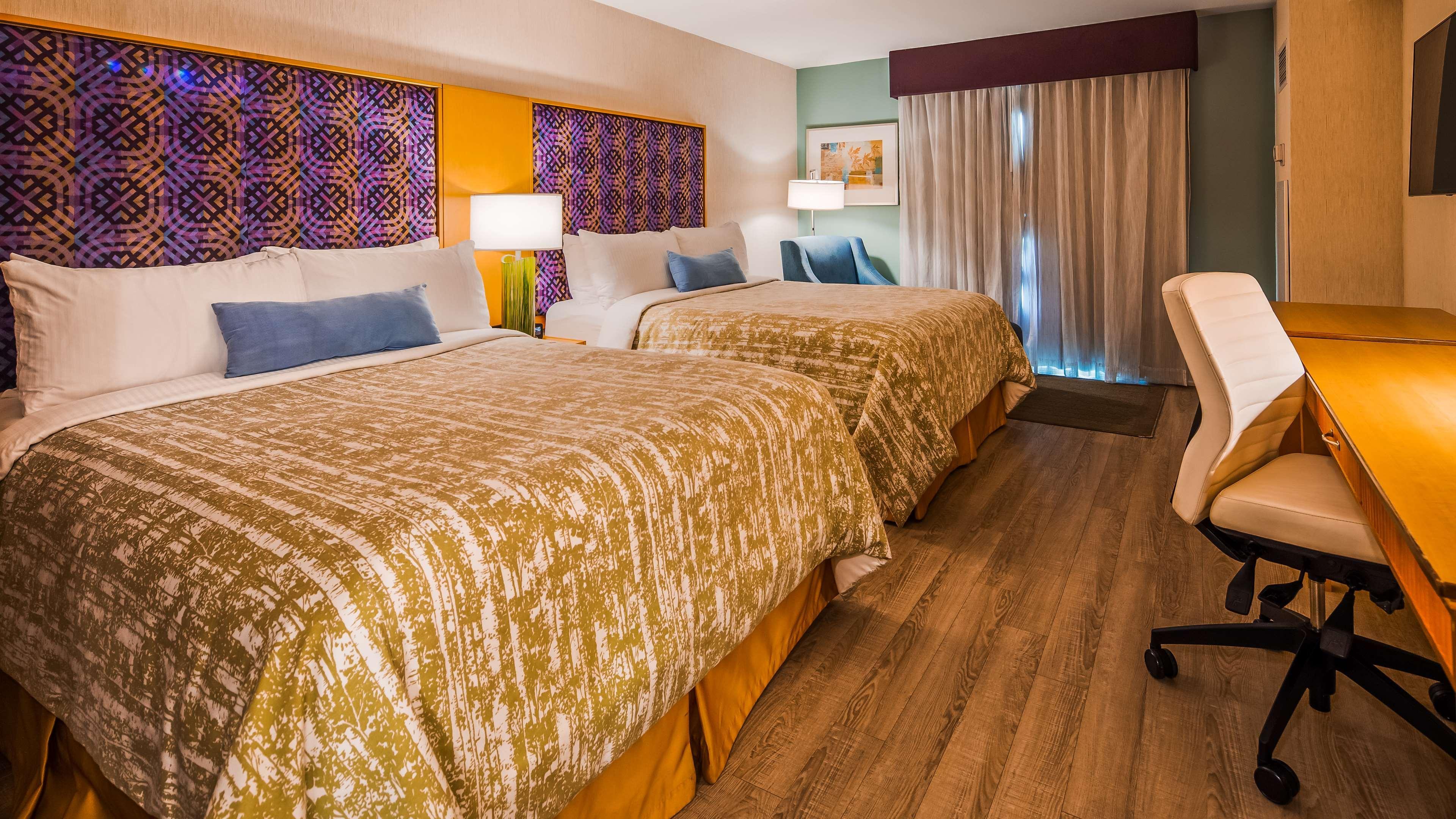 Best Western Premier Toronto Airport Carlingview Hotel Екстер'єр фото