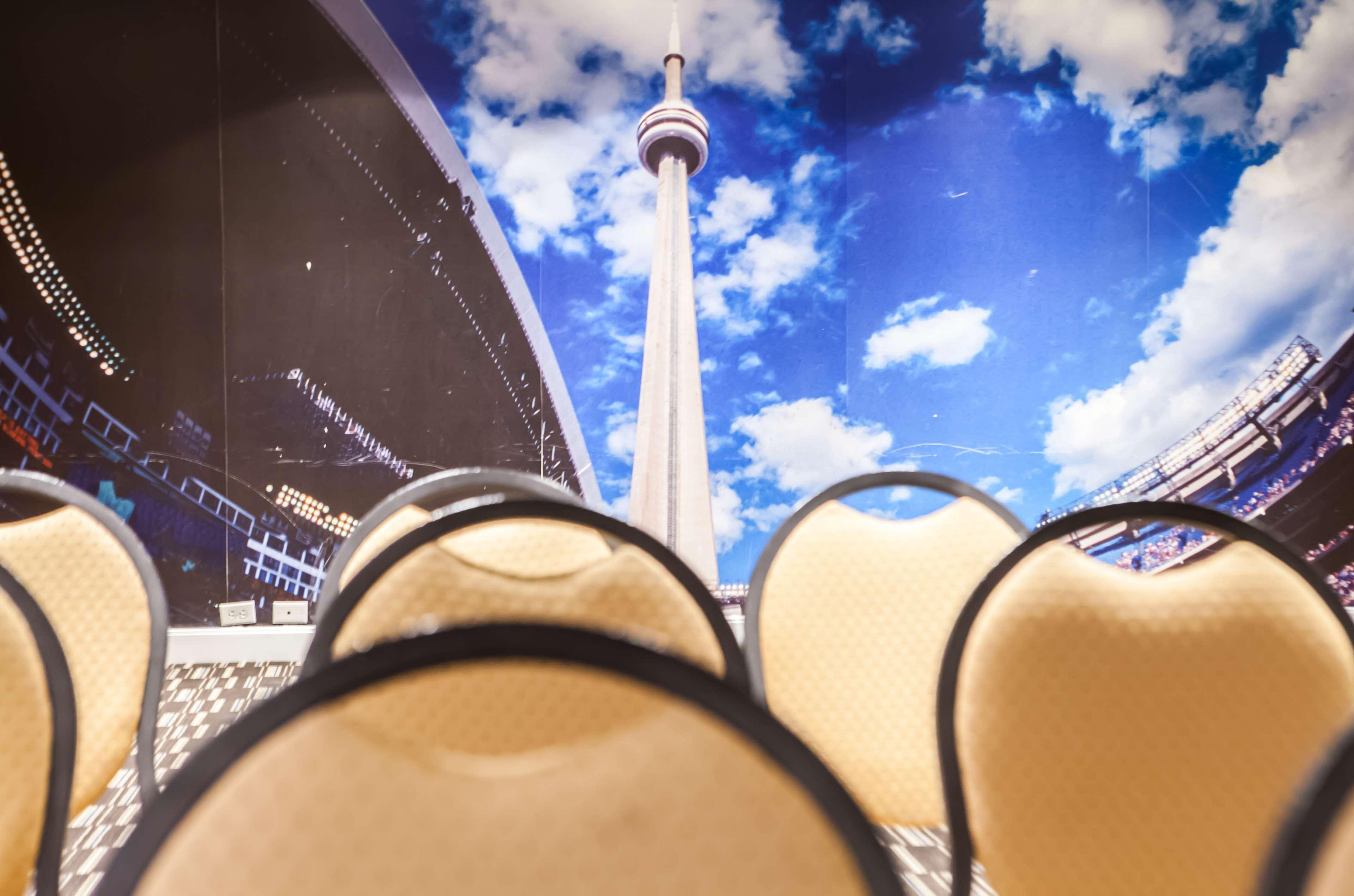 Best Western Premier Toronto Airport Carlingview Hotel Екстер'єр фото