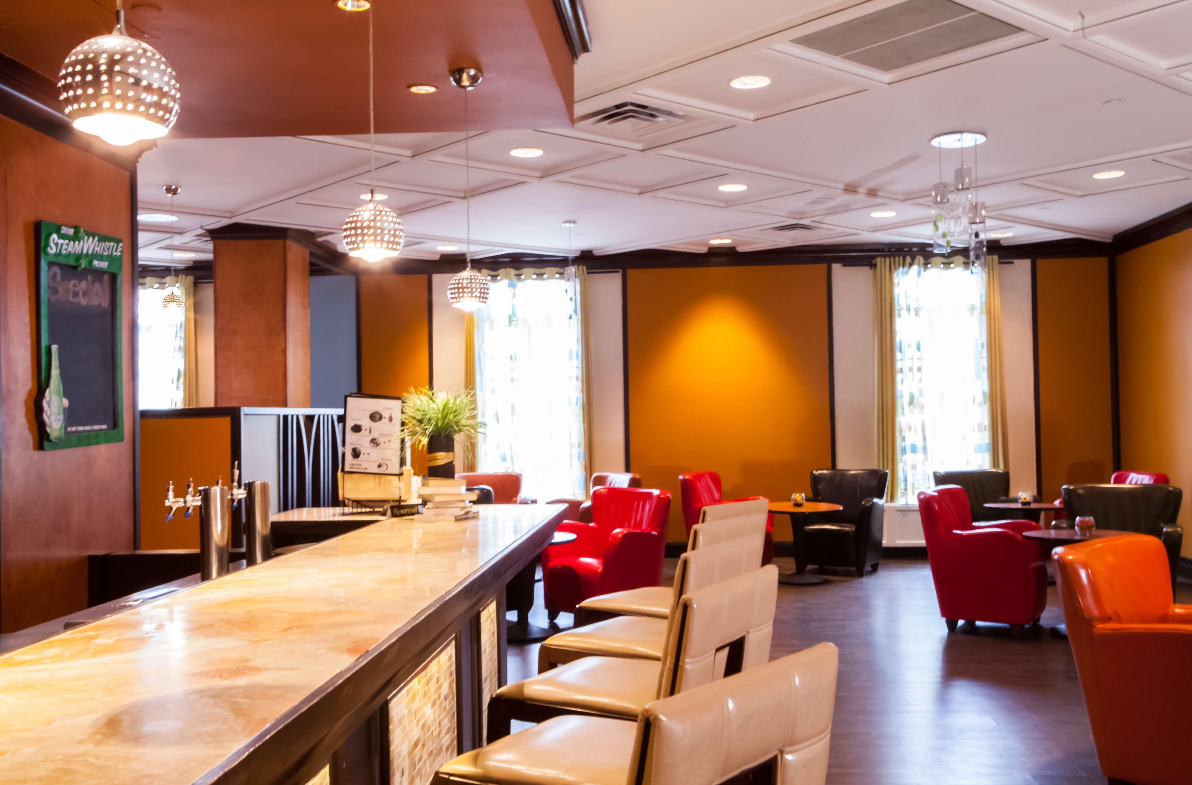 Best Western Premier Toronto Airport Carlingview Hotel Екстер'єр фото