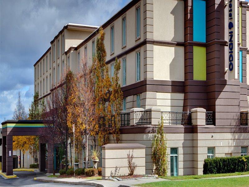 Best Western Premier Toronto Airport Carlingview Hotel Екстер'єр фото