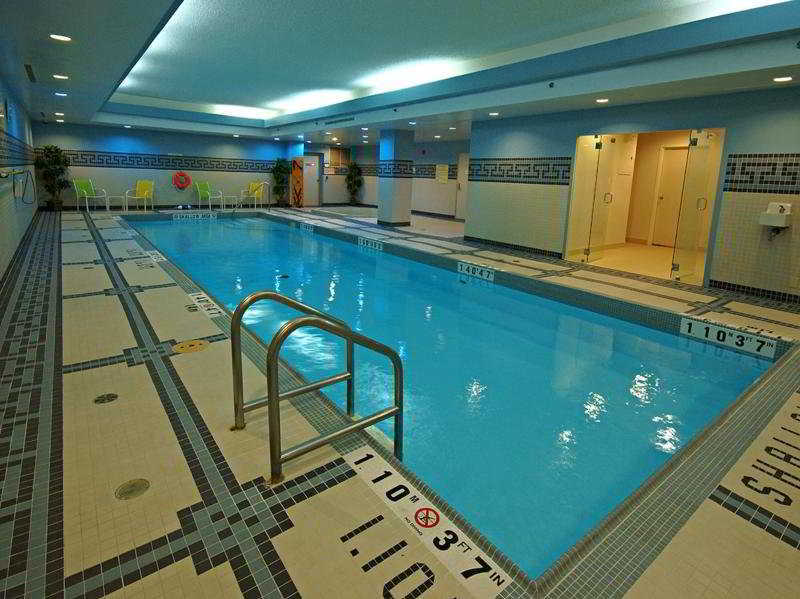 Best Western Premier Toronto Airport Carlingview Hotel Екстер'єр фото