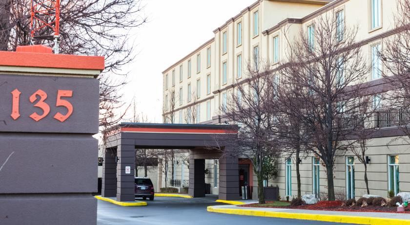 Best Western Premier Toronto Airport Carlingview Hotel Екстер'єр фото